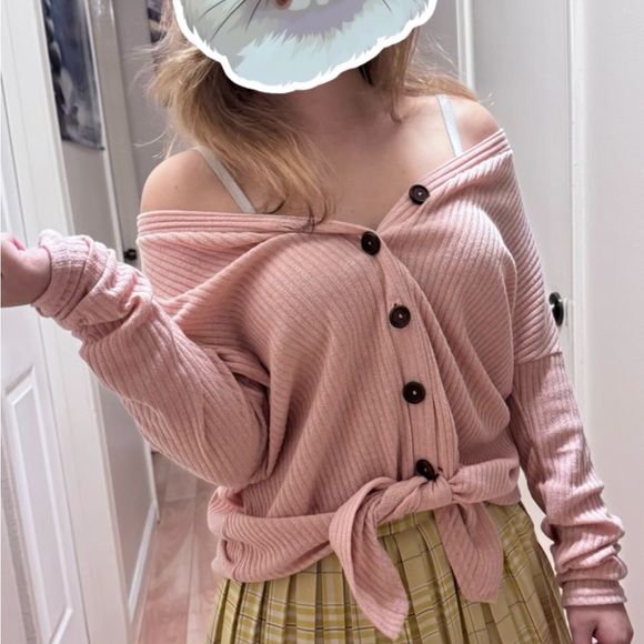 Blush Vibes Only – Your New Go-To Favorite - Picture 1 of 5